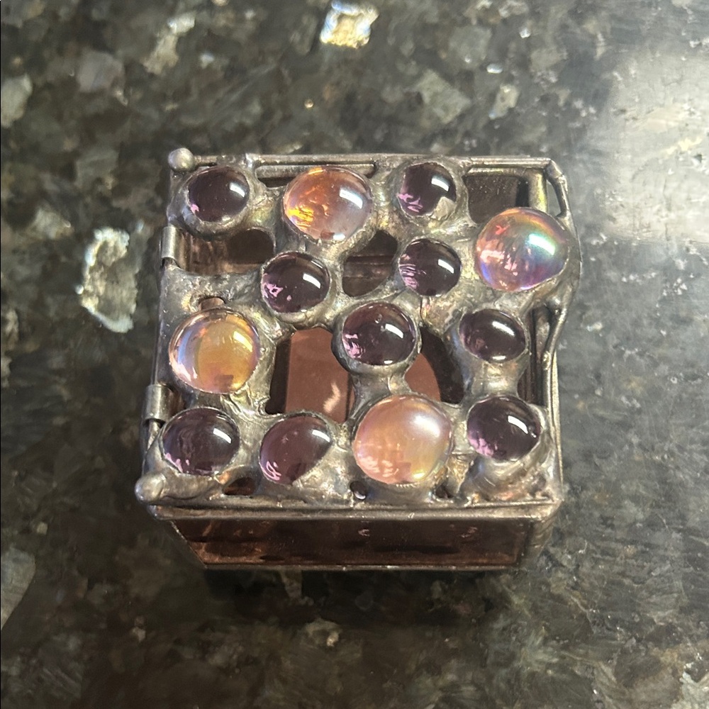 Diane Markin Handmade Iridescent Lead Glass Hinged Jewellery Trinket Box 3"